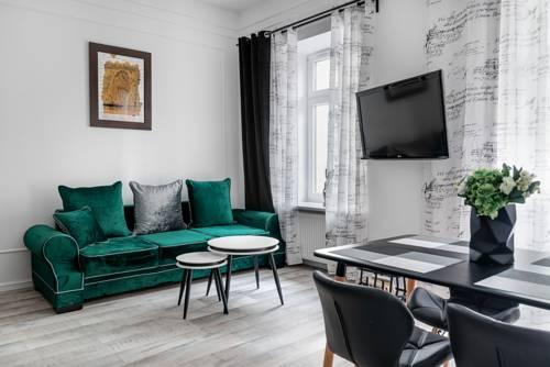 Old Praga Metro Apartments