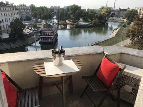 CityAparts-Private Apt. River View (Self Check-in)