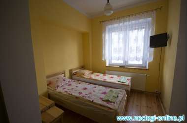 Kino "Iskra" Usługi Hotelowe