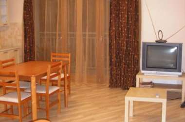 Apartament 6  osobowy - lato 230 PLN/doba; PLATAN