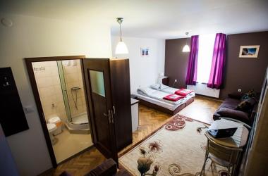 Euro-Room Rooms & Apartments