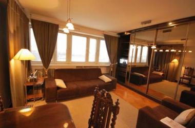 Apartment4You Rondo de Gaulle'a