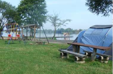Pole namiotowe i Stajnia JĘDRUSIOWA POLANA nad Jeziorem Białym