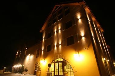 Villa Estera - Hotel & Restauracja