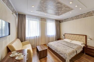 Three Crowns Hotel