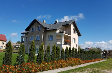 POKOJE GOŚCINNE, DOMKI HOLENDERSKIE