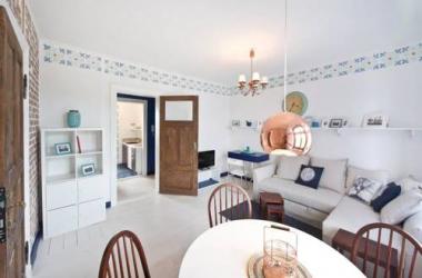 Apartament Granatowy