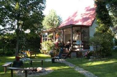 Domek letniskowy nad jeziorem Żarnowieckim k. Dębek